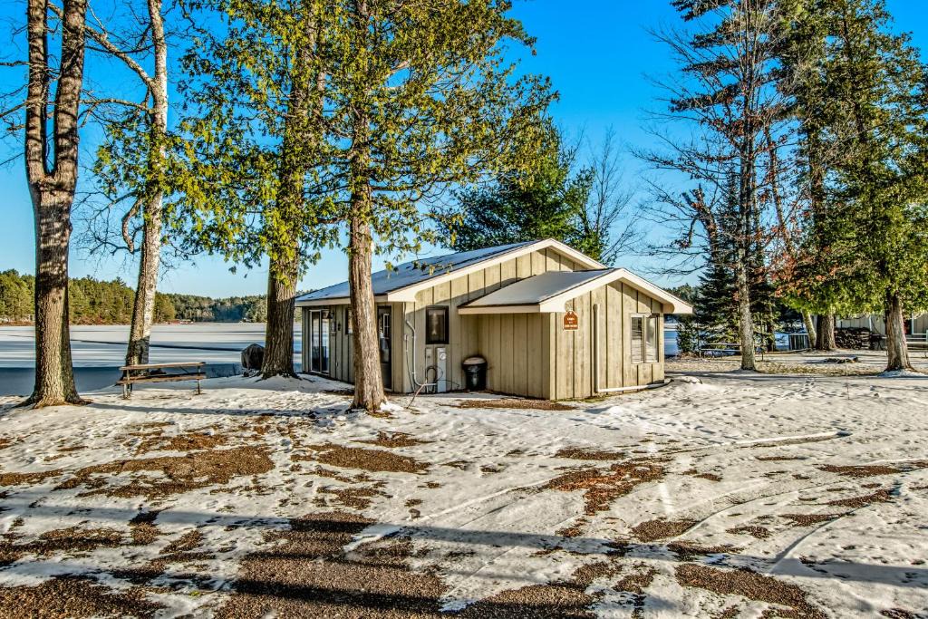 Three Lakes House | Cabin #1 Deer Haven