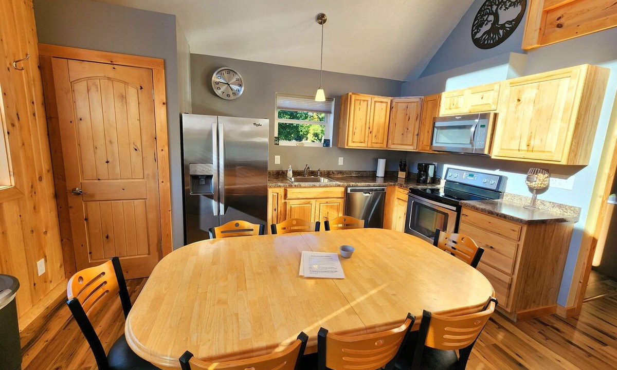 Shingleton House | Catchin Crickets near Pictured Rocks and ATV Trails!
