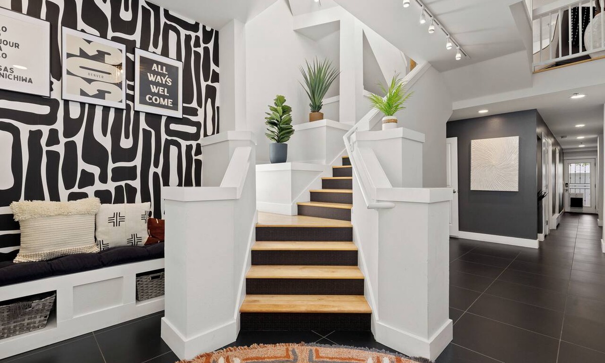City Park West House | Centrally Located in Denver- 4Bed 4Bath