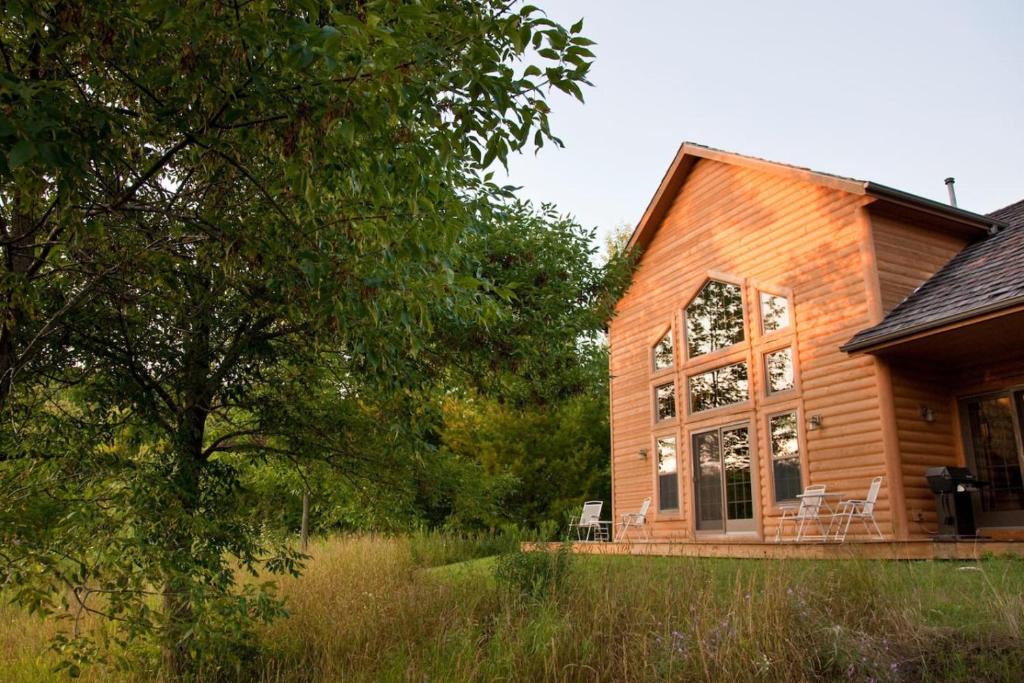 Sturgeon Bay Bed & Breakfast | Chanticleer Cabins