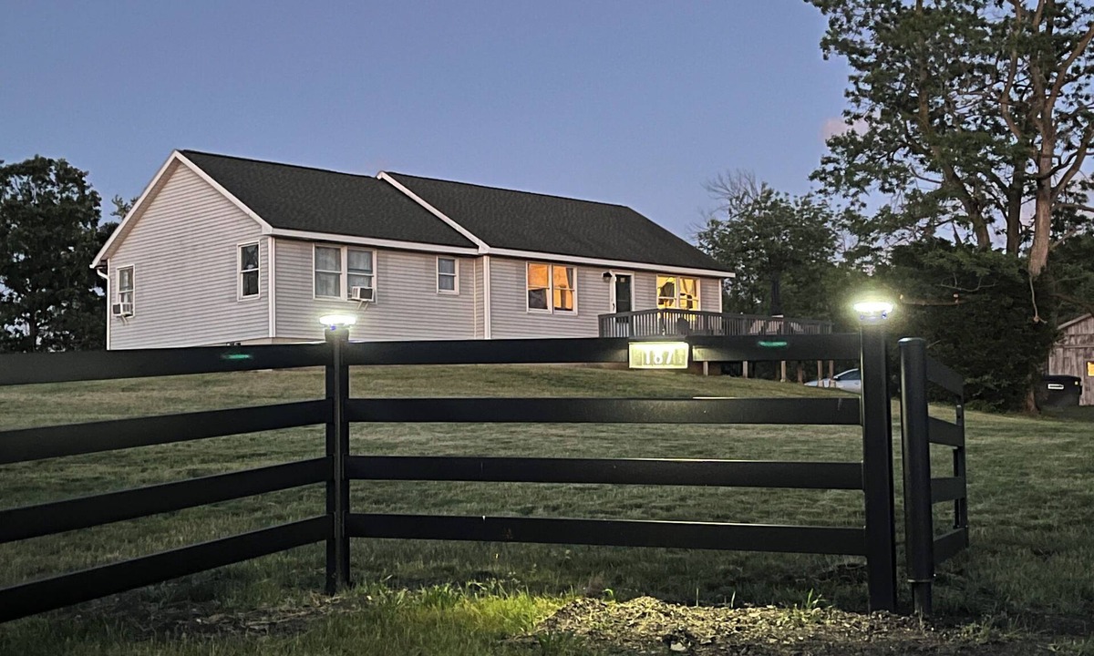 Schuylerville Other | Charming 3-bedroom farmhouse in enchanting Schuylerville.