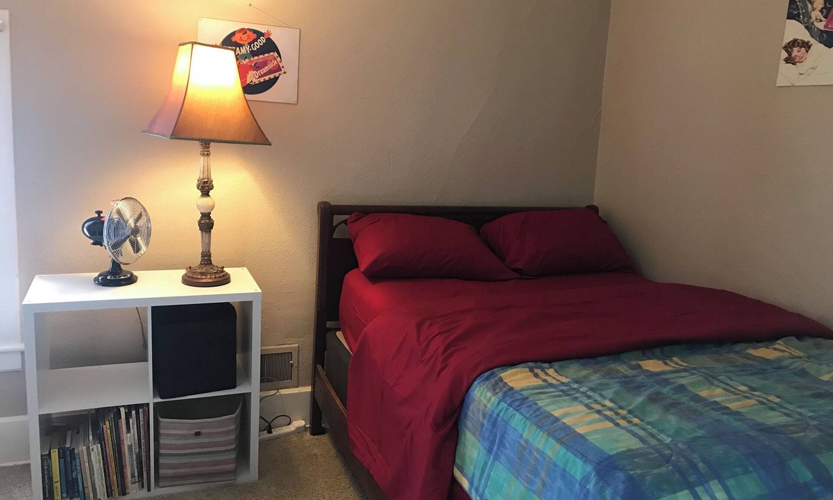Vermillion House | Charming 3-bedroom victorian in downtown Vermillion