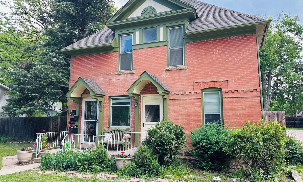Historic Fort Collins High School Apartment | Charming And Gorgeous 1 Bedroom Unit In Old Town