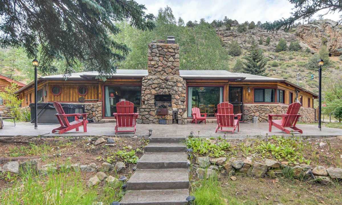 Idaho Springs Cottage | Charming Idaho Springs Retreat on Chicago Creek!