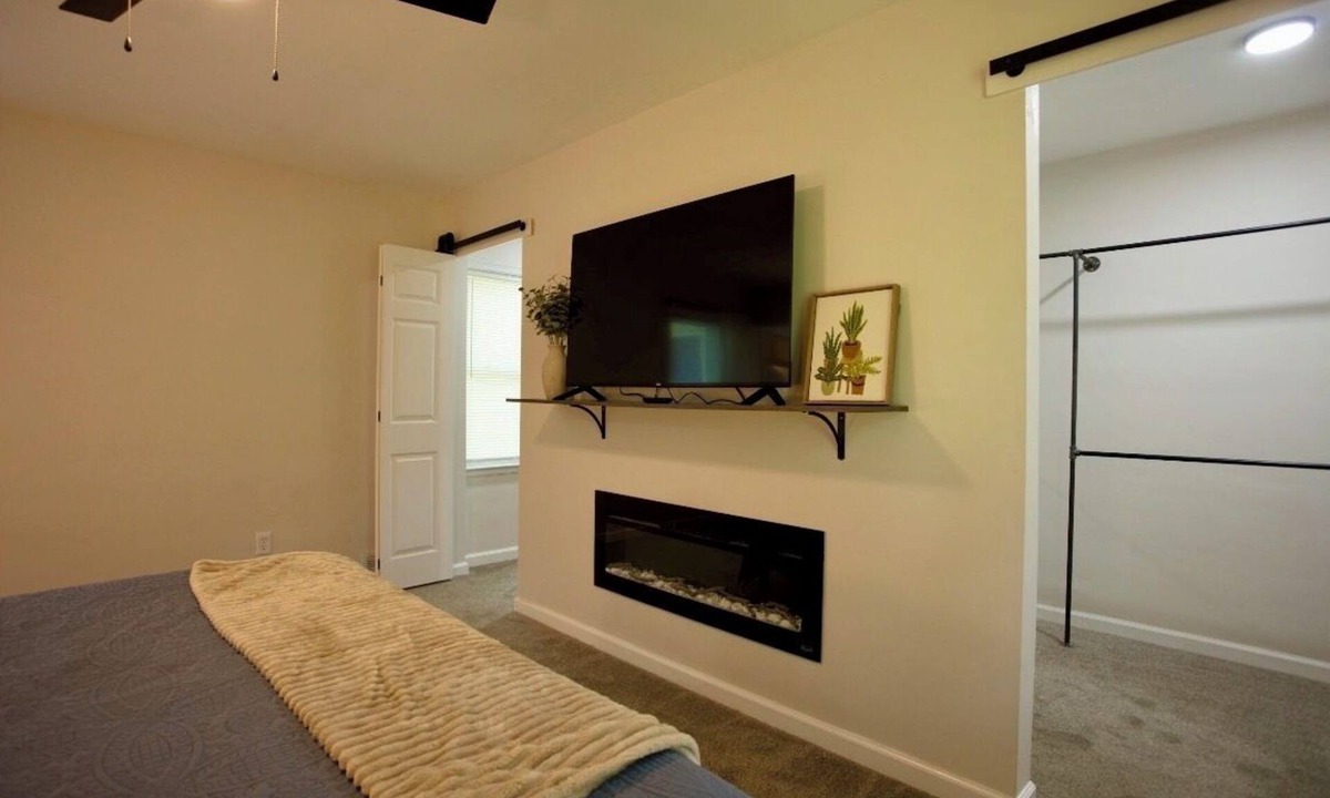 South Kansas City House | Charming Ranch Retreat w/Large Fenced Yard