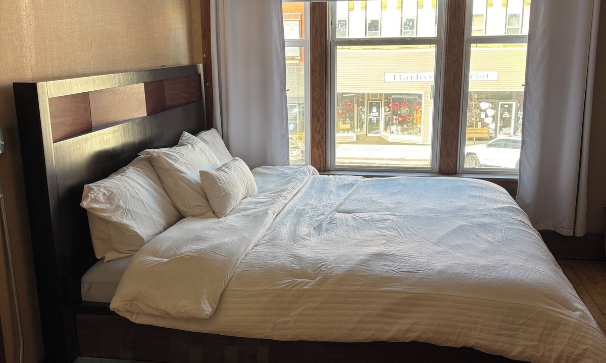 Hastings Apartment | Charming studio apartment in Downtown Hastings.