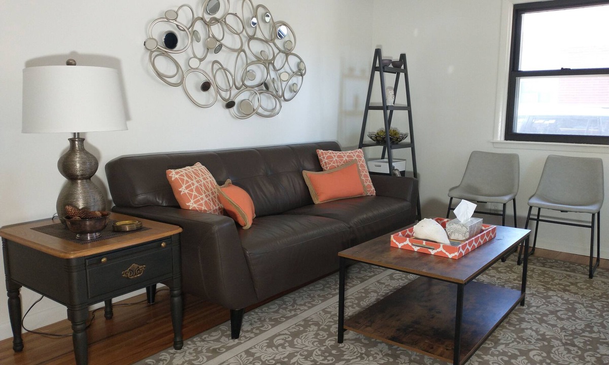 Lincoln House | Charming Top Floor Home Close to I-80, UNL, & Downtown