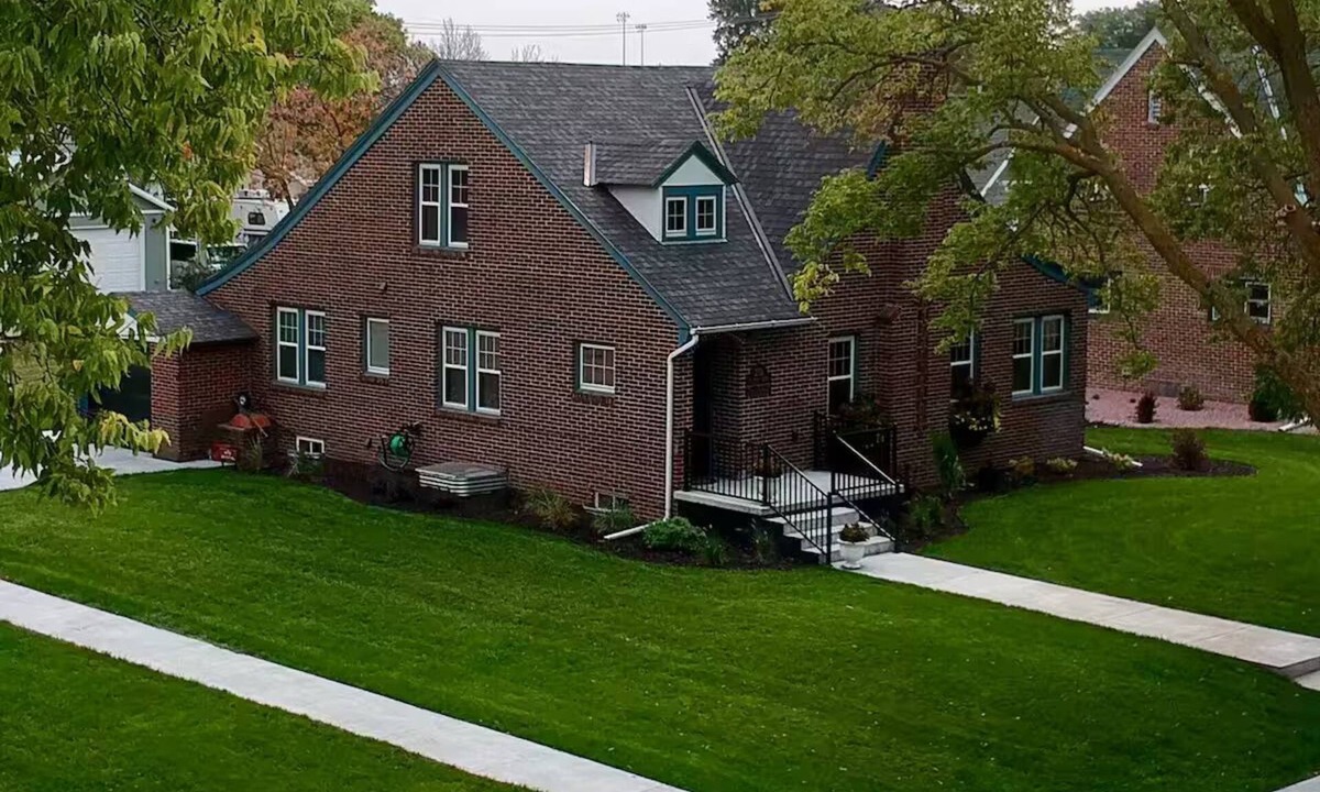 Burwell Cottage | Charming Vacation Getaway