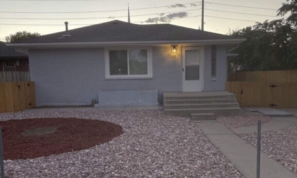Northeast Park Hill House | Cheerful updated 3bed room house