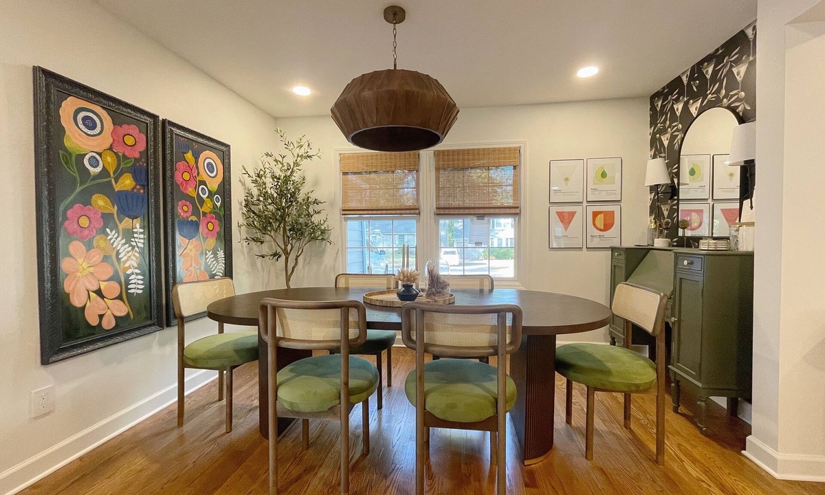 Mission Hills House | Chic 4 bedroom Prairie Village retreat in the heart of Kansas City.