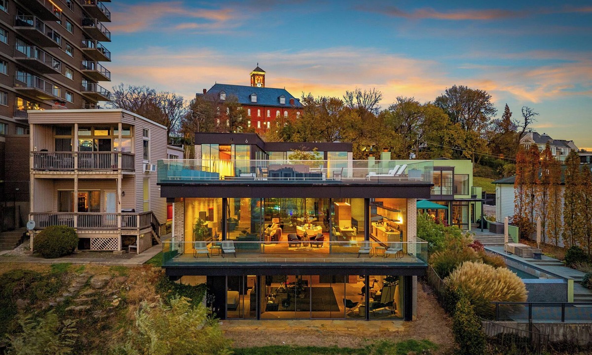 Mount Adams House | Cincinnati Vista | Rooftop, Balcony & Fireplace
