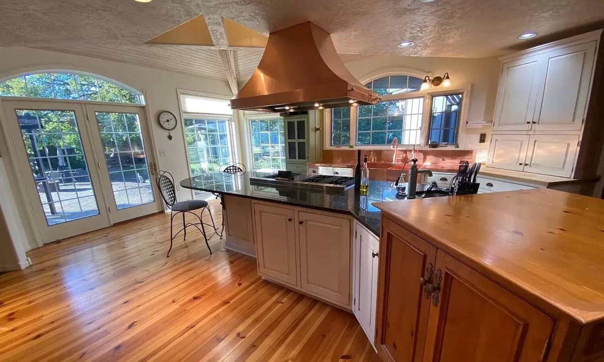 Ada Other | Classy country refuge from urbanity, short drive to the Waconda Lake