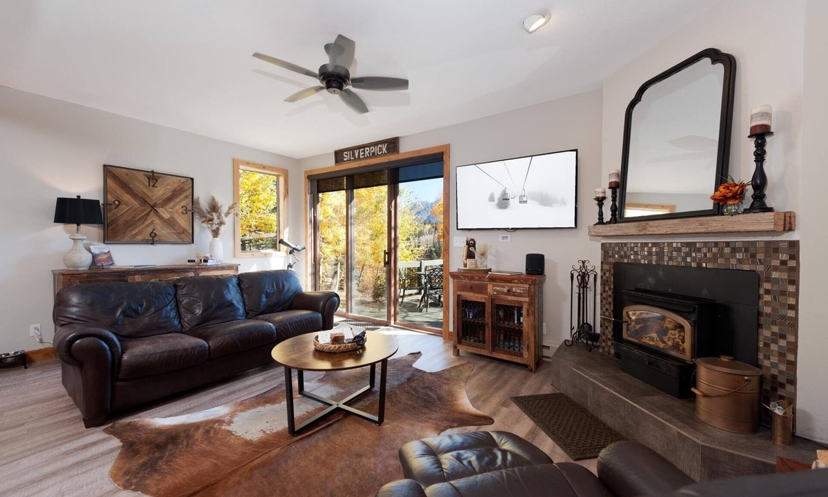 Purgatory House | Cliffside Casa | Mtn Views, Skiing & Dogs OK