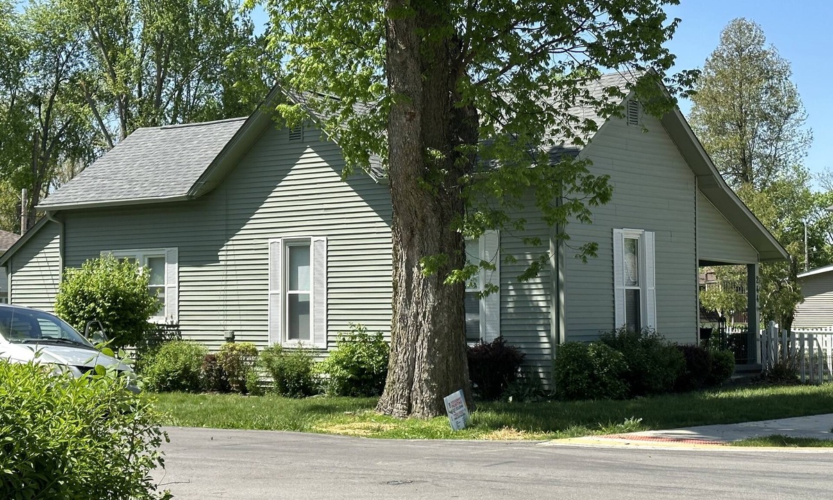 Pendleton House | CLOSE TO EVERYTHING - 28 mi to Indy - Shopping - Dining