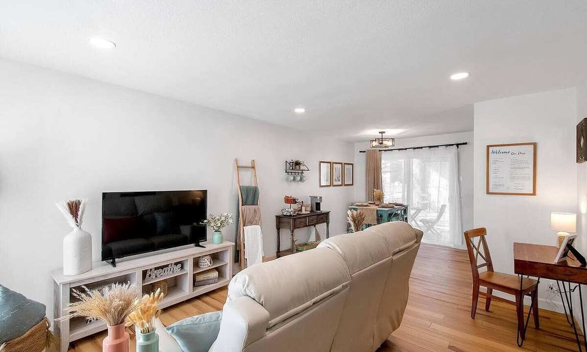 Wichita Apartment | Come and enjoy our coastal themed 2 bed, 1 bath apartment