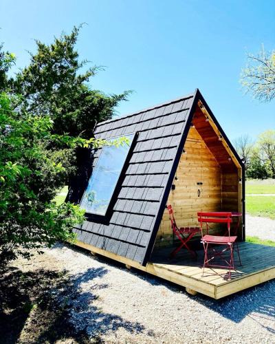 Allen County House | Comfort Camping Retreat with Fire Pit & Picnic Area in Humboldt, Kansas