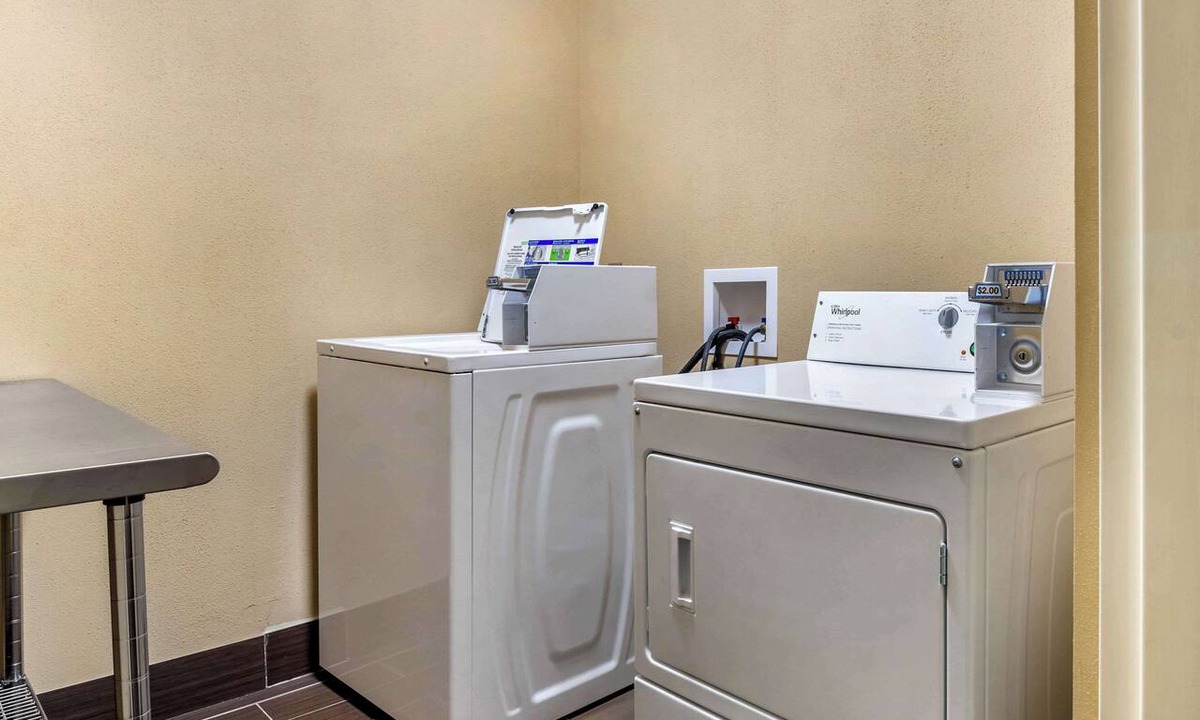 Ottawa Hotel | Comfort Inn Ottawa Kansas