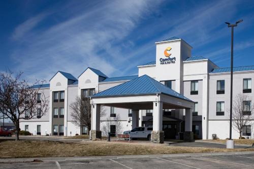 Hutchinson Hotel | Comfort Inn & Suites Hutchinson