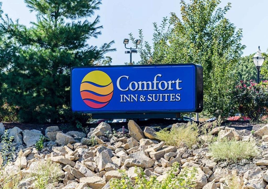 Lawrence Hotel | Comfort Inn & Suites Lawrence - University Area