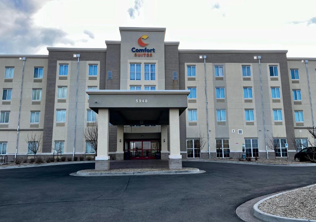 Dupont Hotel | Comfort Suites Denver International Airport