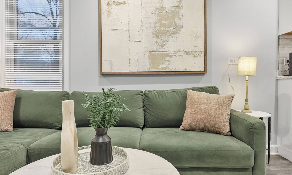 Worth House | Comfortable and cozy 4BA, 2BA Home in Worth