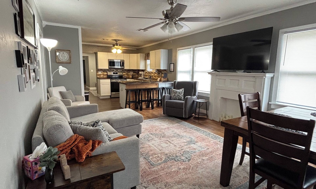 Stillwater House | Comfortable and Spacious Home close to OSU Campus