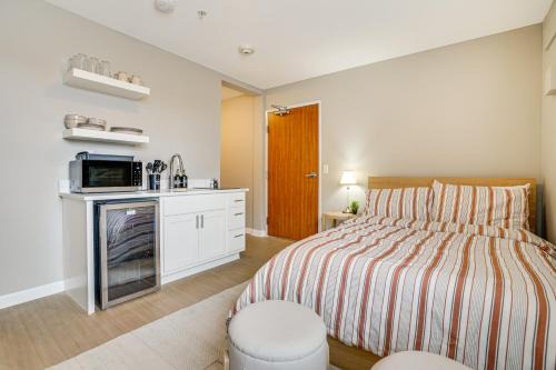 Blaine Apartment | Convenient Studio Stay: Easy Access to Twin Cities