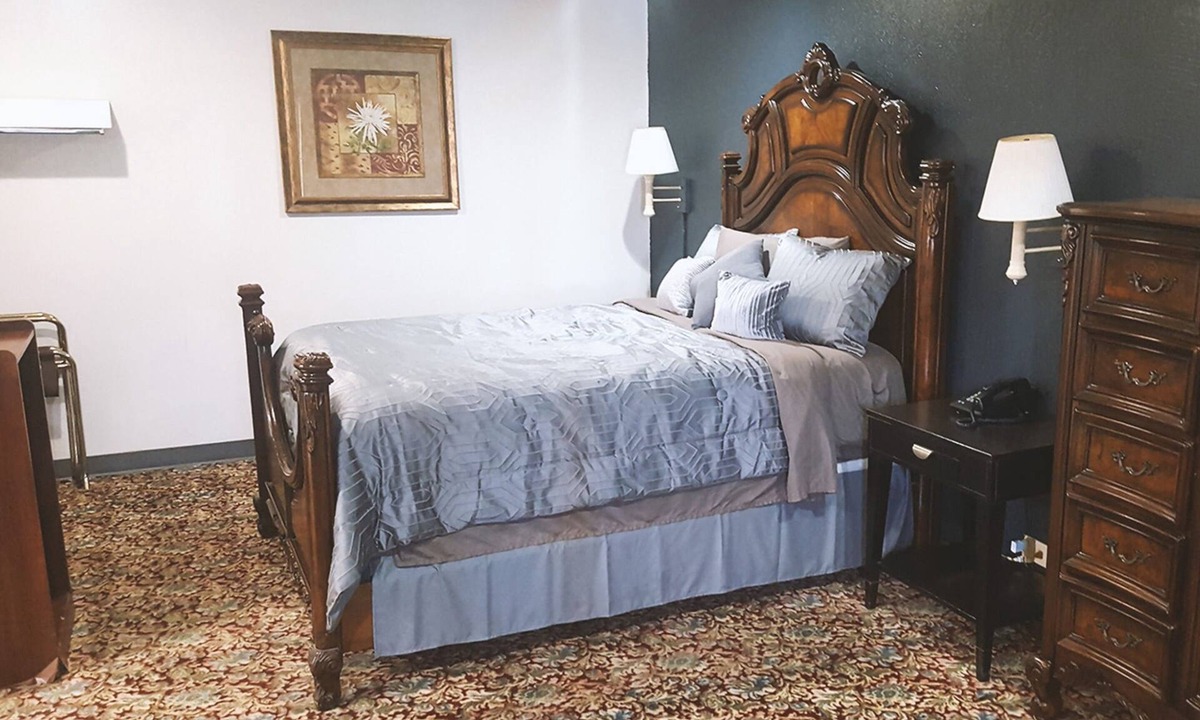 Hutchinson Hotel | Coratel Inn & Suites by Jasper Hutchinson