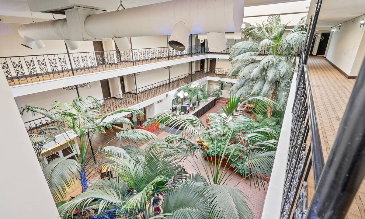 Wichita Hotel | Coratel Plus Suites Wichita West Airport
