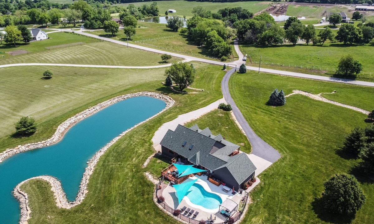 Liberty House | Country Paradise, 9 acres, Pool, Rec Center