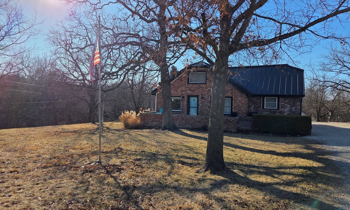 Kansas City House | Country Quiet in the City - Easy Access to Legends & Downtown - 4 BR Brick Home