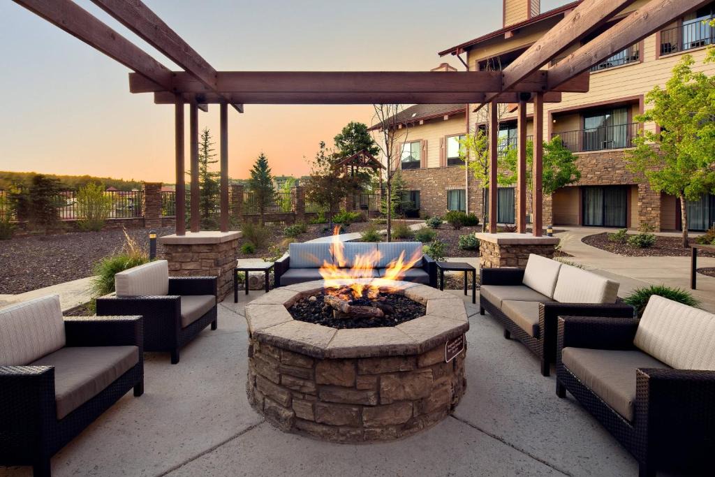 Woodlands Village Hotel | Courtyard by Marriott Flagstaff