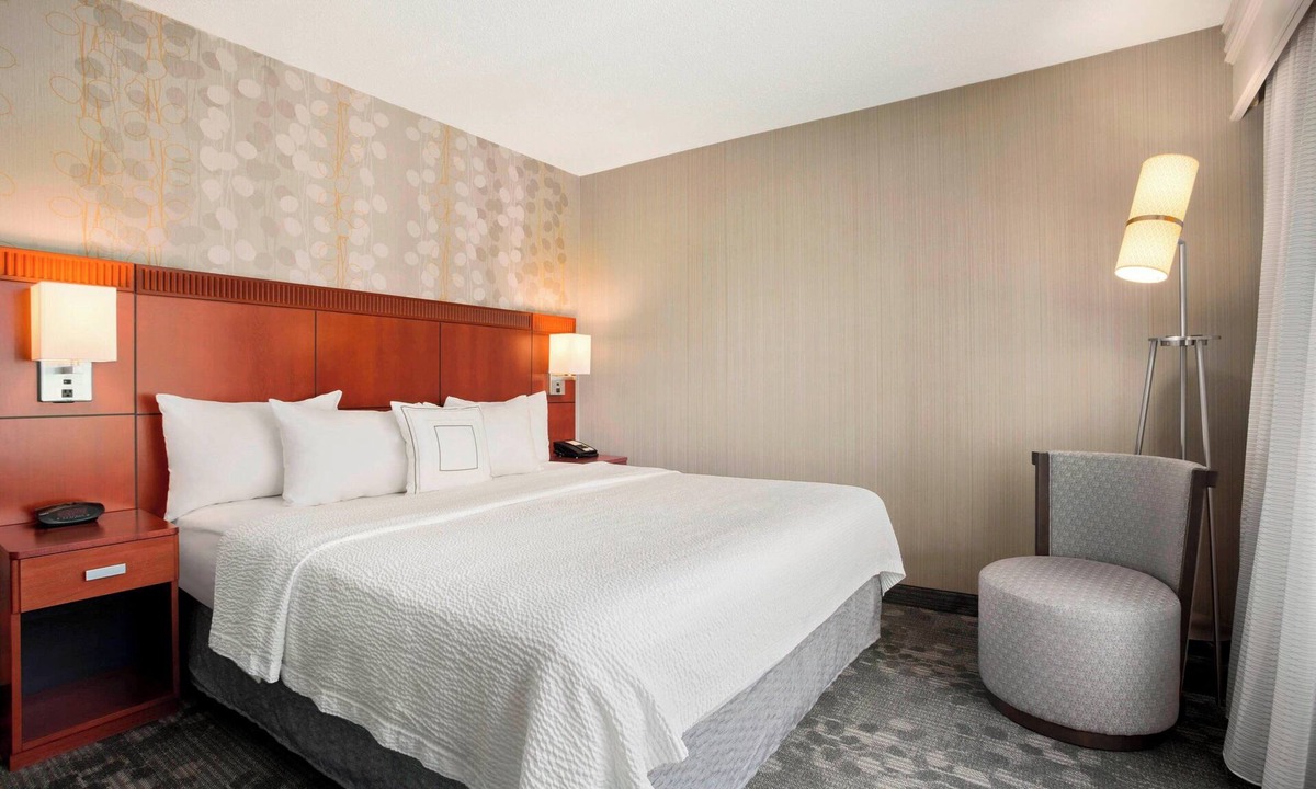 Springfield Hotel | Courtyard by Marriott Springfield