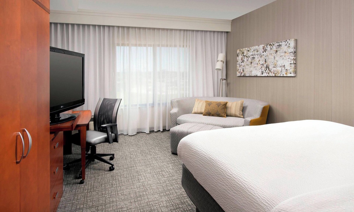 Lufkin Hotel | Courtyard Lufkin