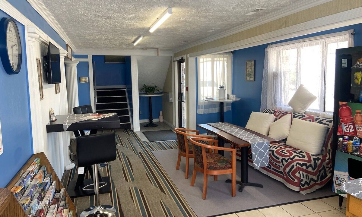 Limon Hotel | Coyote East Motel