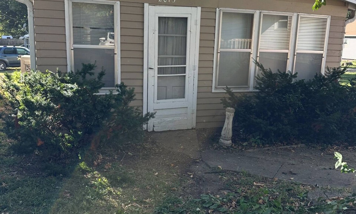 Falls City Cottage | Cozy 1-bedroom cottage in soothing Falls City with AC