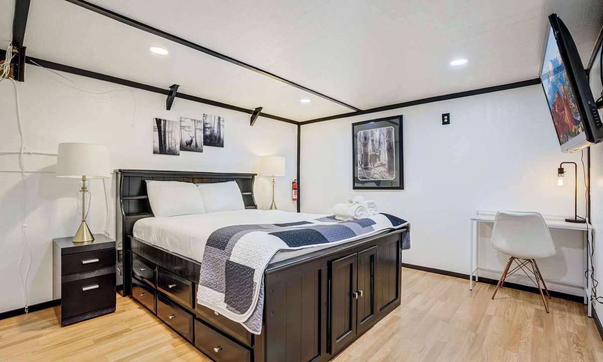 Deer Trail House | Cozy 1BR Retreat, Sleeps 4, Near I-70 & DEN