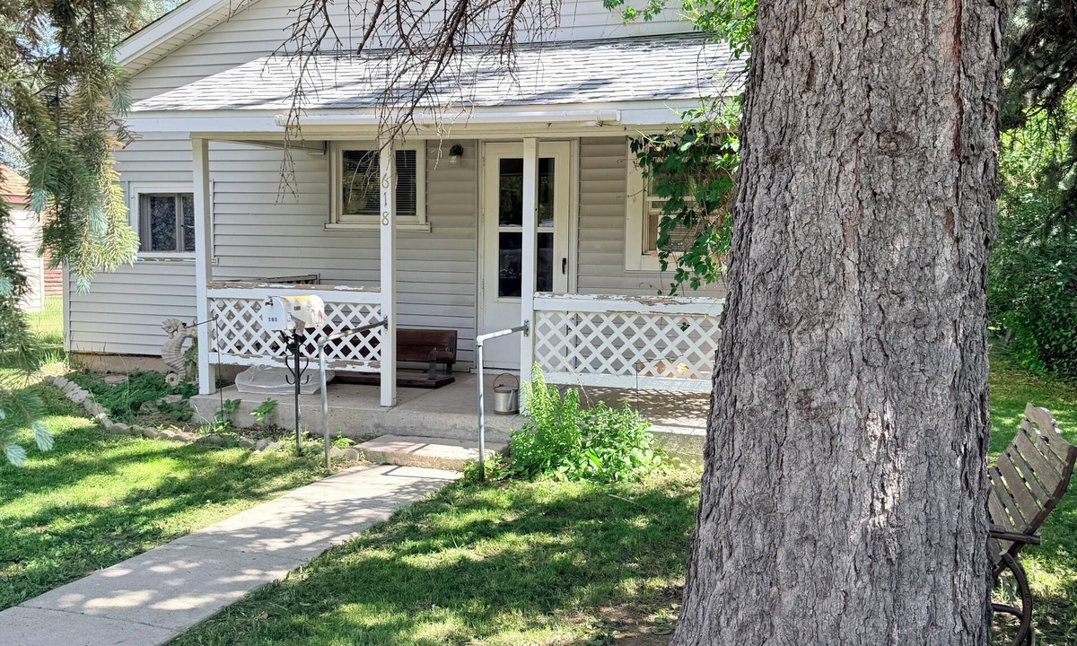 Sundance House | Cozy 2-bedroom house in beautiful Sundance Wyoming perfect for relaxing stays