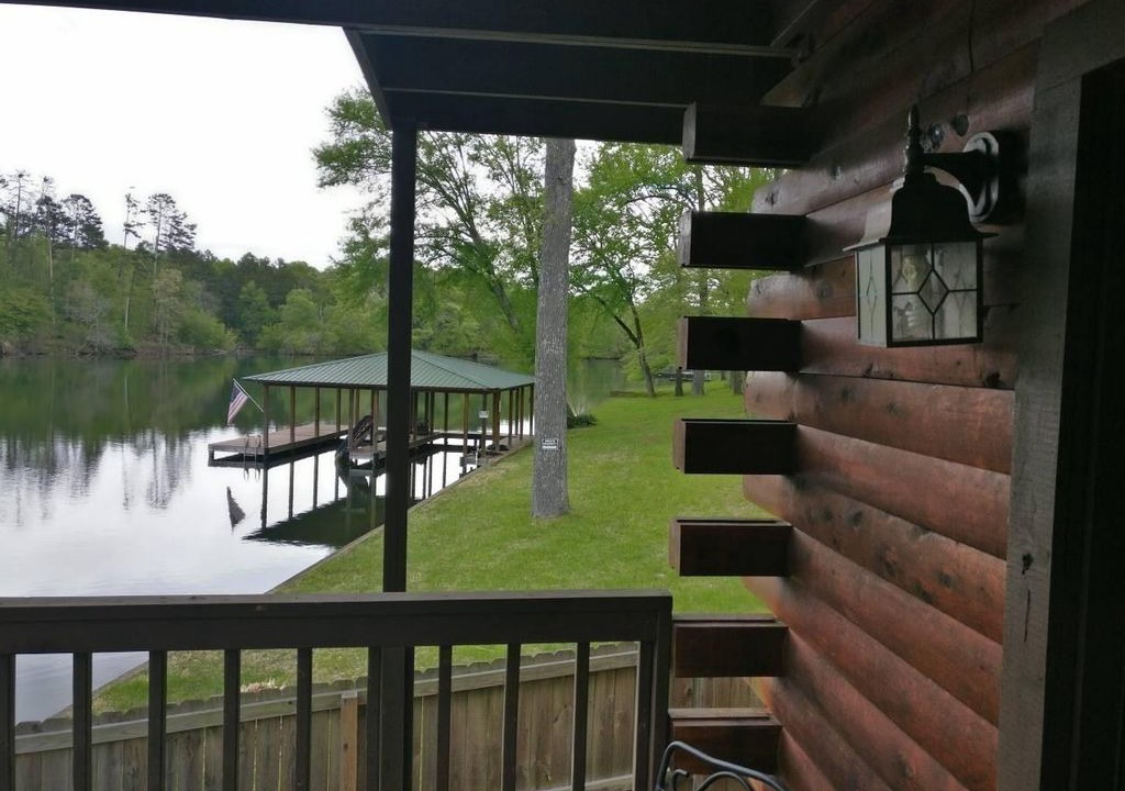 Mountain Pine Cabin | COZY #2 WATERFRONT LOG CABIN --- COZY ACRES LODGE