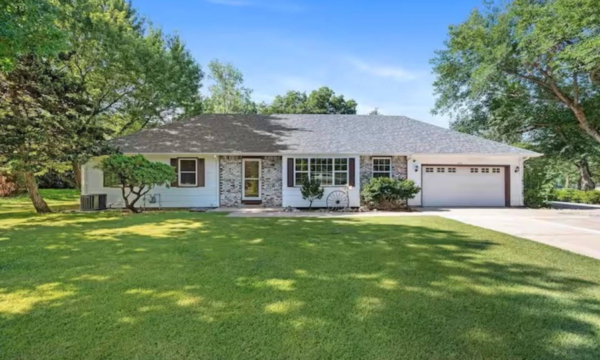 Bel Aire House | Cozy 3-bedroom house in a quiet neighborhood. Near Wichita State University.