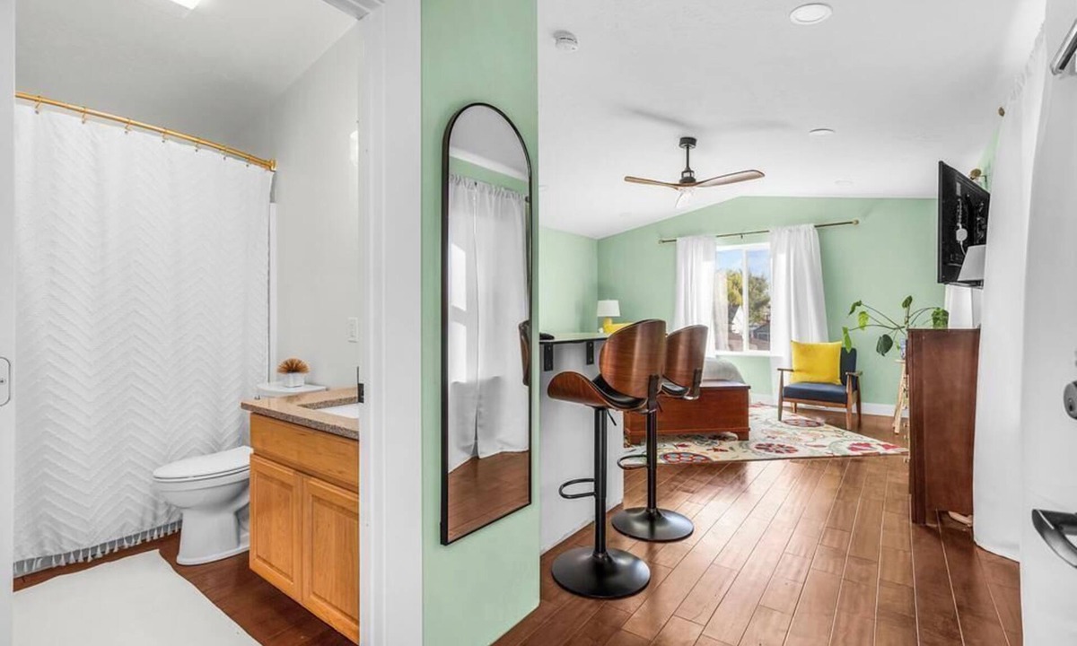 Sunset Apartment | Cozy and Comfortable Studio with Kitchenette and Work Space