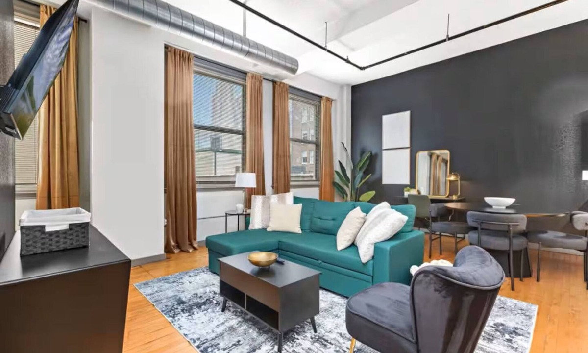 Mission Apartment | Cozy Bedroom Retreat in the Heart of Kansas City