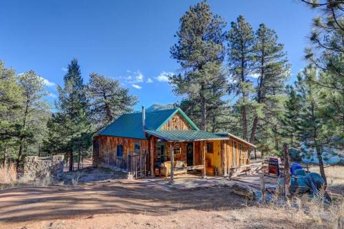 Pine House | Cozy Cabin Getaway with Mountain Views & Fireplace