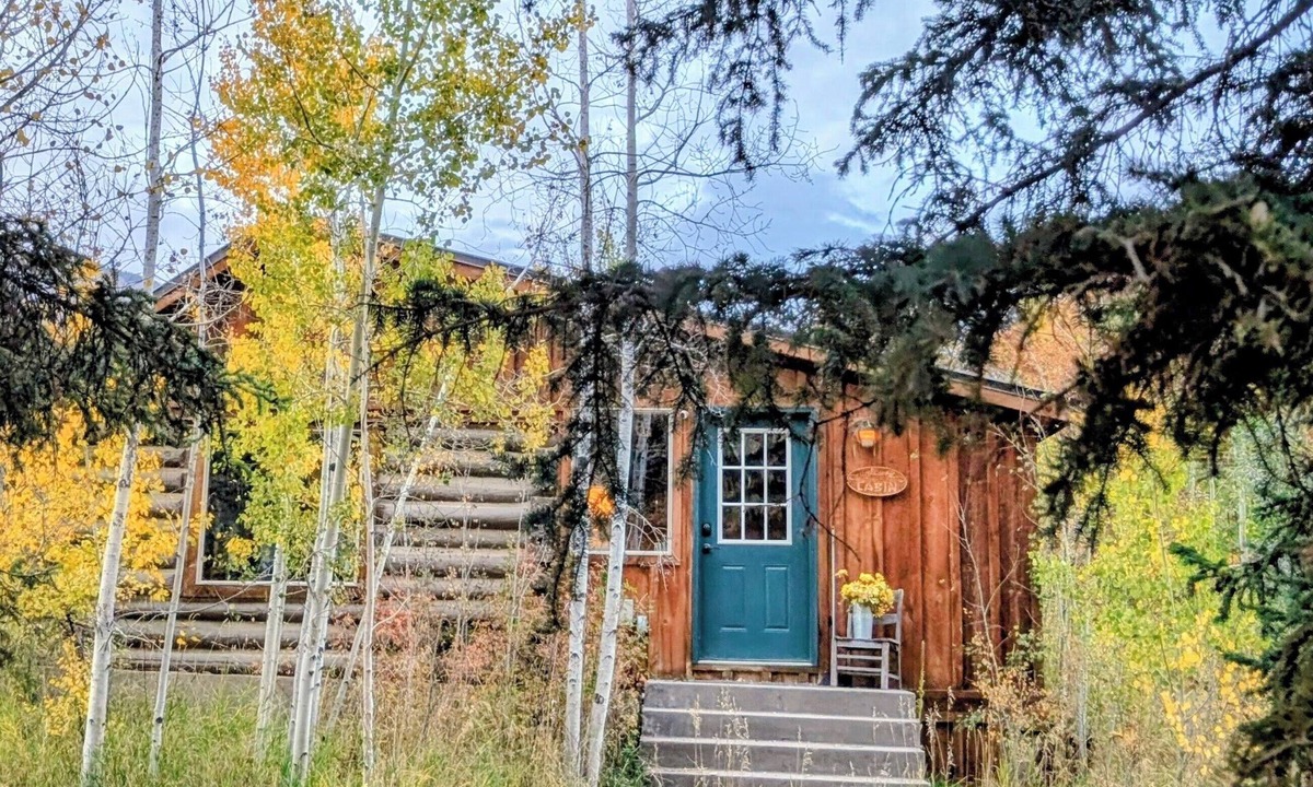 Crawford Cabin | Cozy Cabin on 80 Acres Near Needle Rock