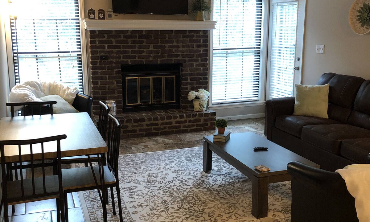 Shawnee Condo | Cozy, clean condo just 20 minutes from MAJOR INTERNATIONAL SPORTING EVENT activities and stadium!
