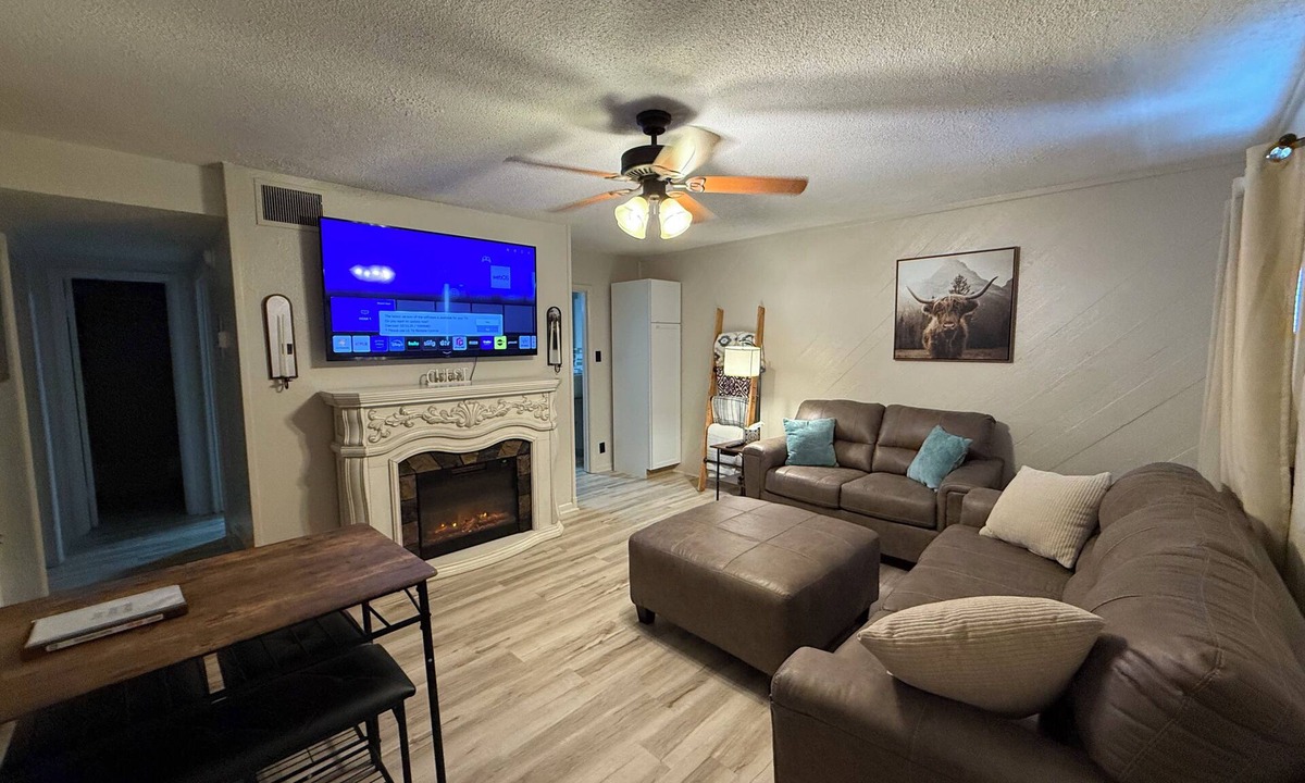 Salina Apartment | Cozy Corner Retreat No Cleaning Fee!