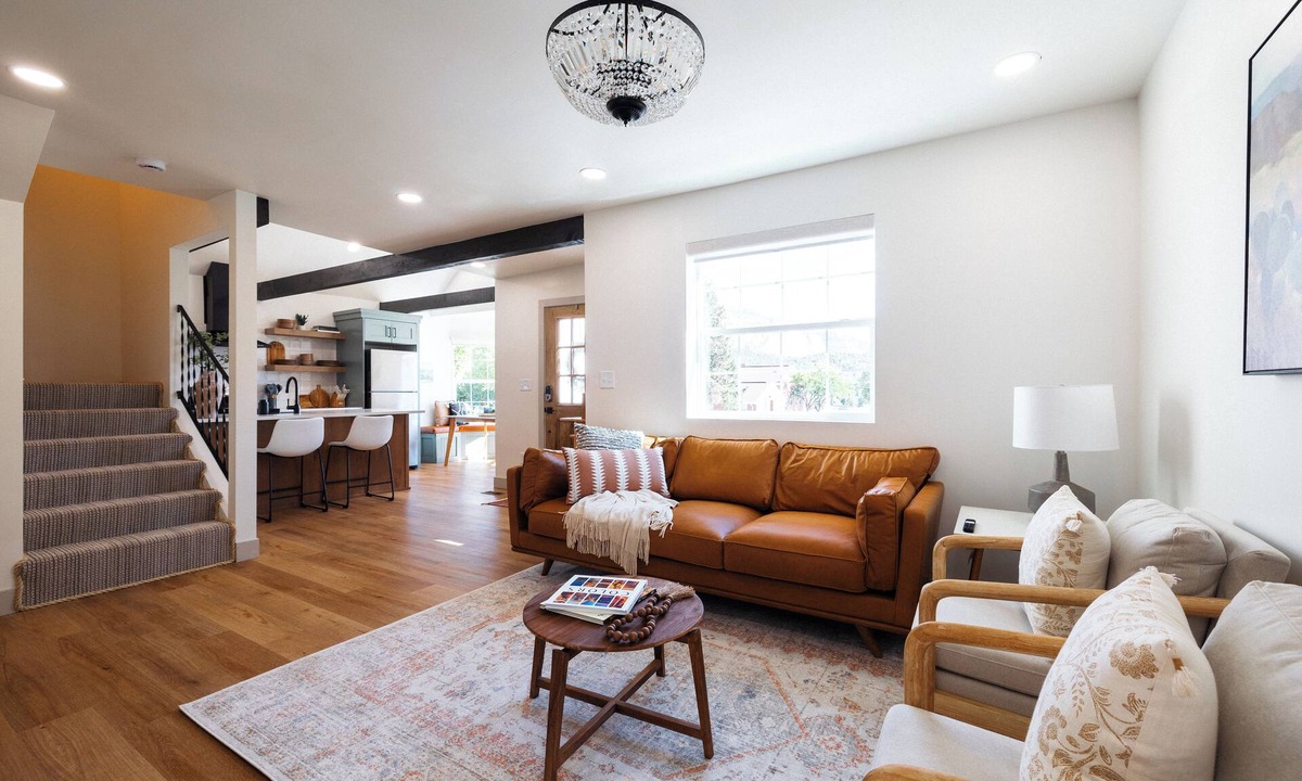 Orderville House | Cozy Cottage Between Zion and Bryce! Family Friendly, Firepit with Mountain View