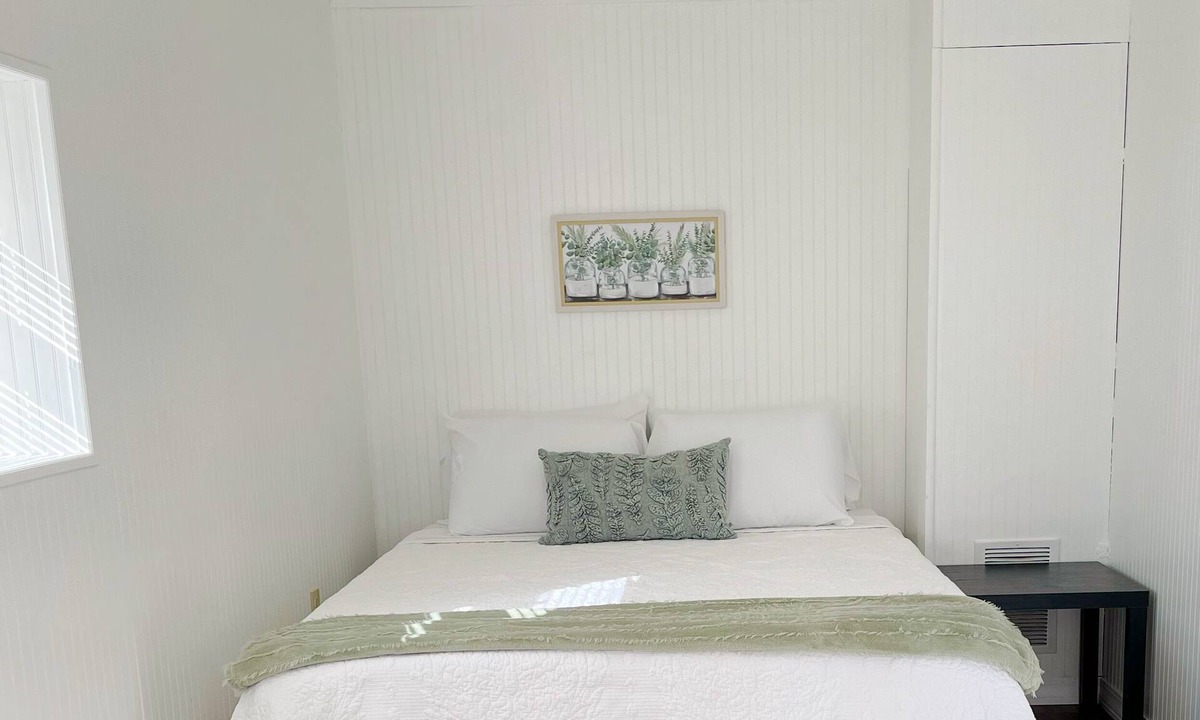 Sycamore House | Cozy Country Suite