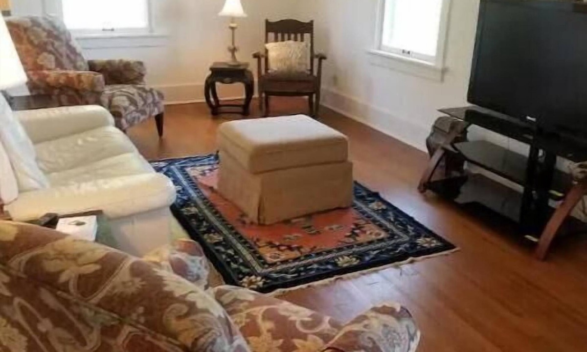Dundee-Happy Hollow Historic District House | Cozy Dundee Apartment 2 bedrooms 1 bath