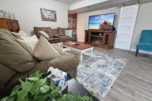 Lawrence Apartment | Cozy Lawrence 1BR Near KU - Wi-Fi & Patio